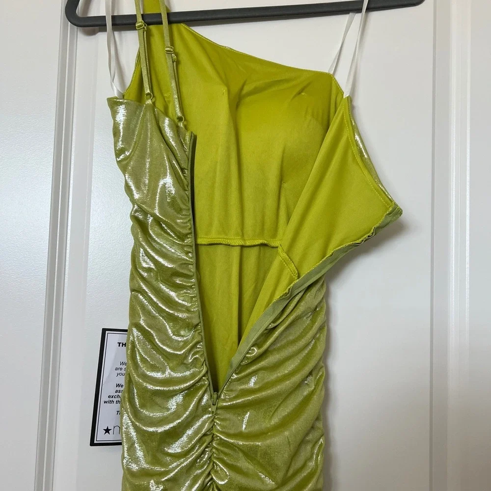 B. Darlin One Shoulder Ruched Metallic Gown Lime Green Formal‎ Evening Dress